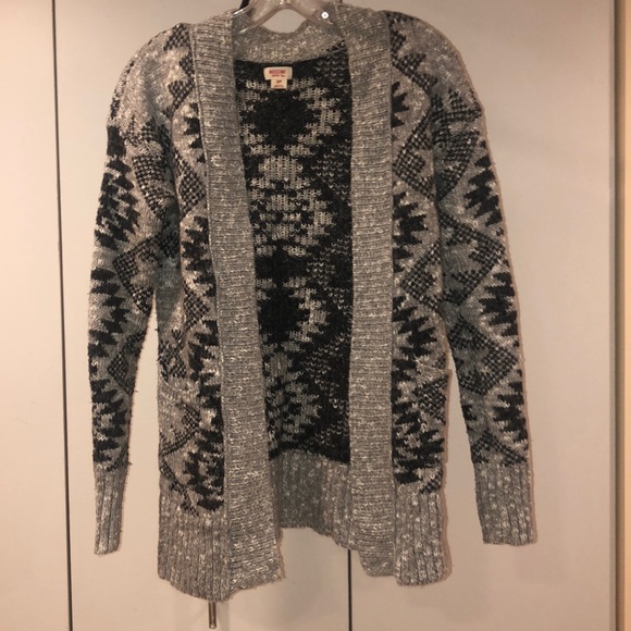 Grey Patterned Sweater - Picture 5 of 5